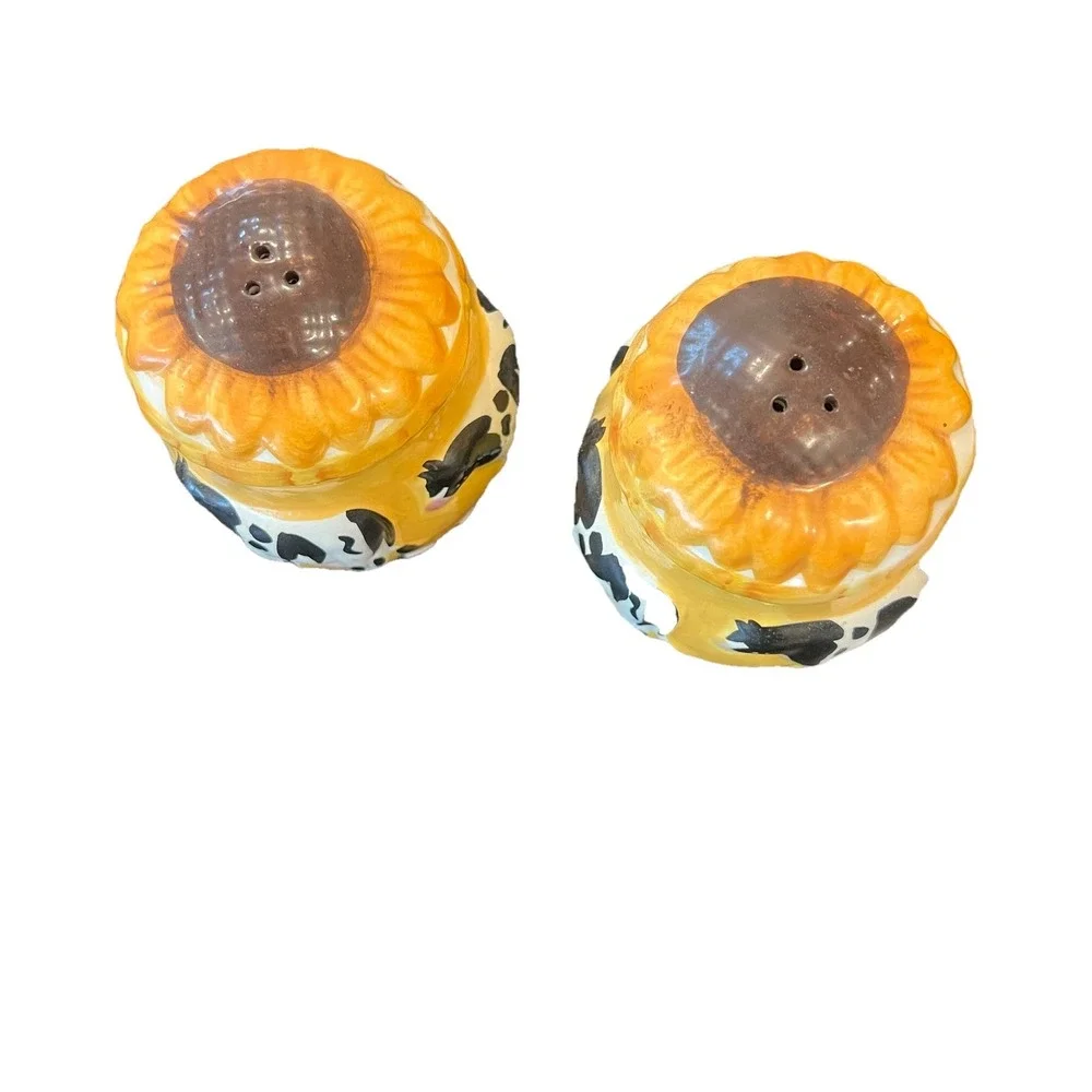 country kitchen farmhouse sunflower cow salt pepper shakers collectibles Vintage